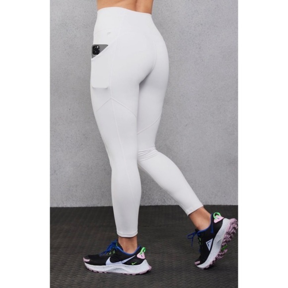 Fabletics Soft‎ Gray Crossover High Waisted Pocket Leggings - Large
